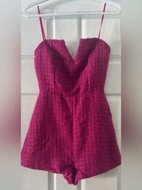 EUC Do + Be brand piece featuring a strapless neckline Size Small